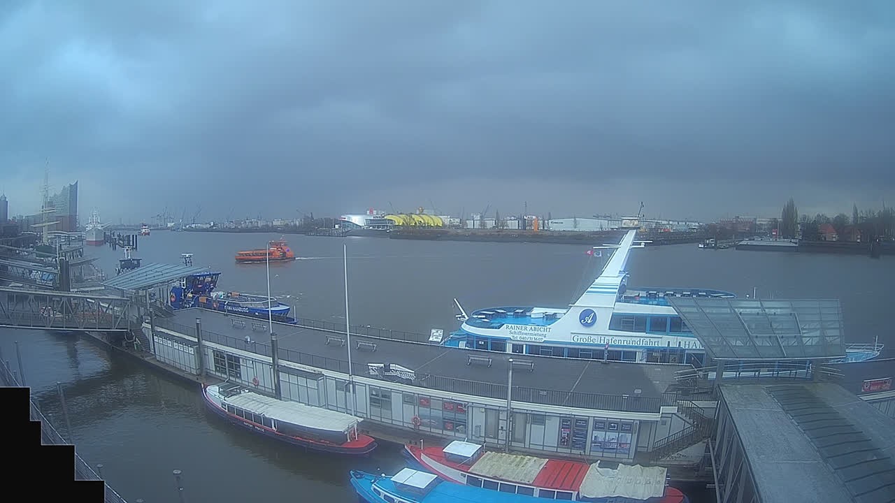 Archiv Foto Webcam Hamburg: Landungsbrücken