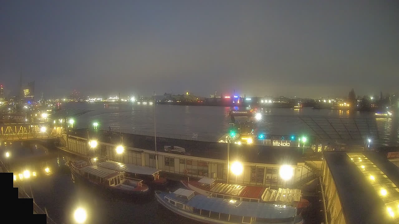 Archiv Foto Webcam Hamburg: Landungsbrücken