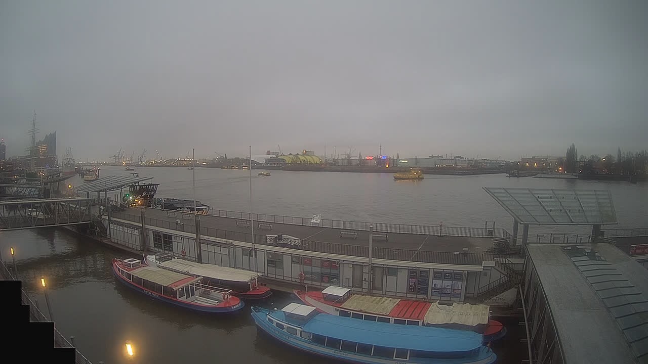 Archiv Foto Webcam Hamburg: Landungsbrücken