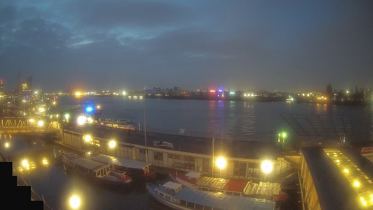 Archiv Foto Webcam Hamburg: Landungsbrücken