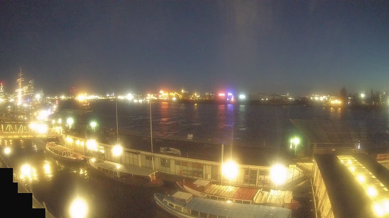 Archiv Foto Webcam Hamburg: Landungsbrücken