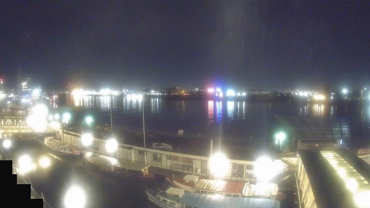 Archiv Foto Webcam Hamburg: Landungsbrücken