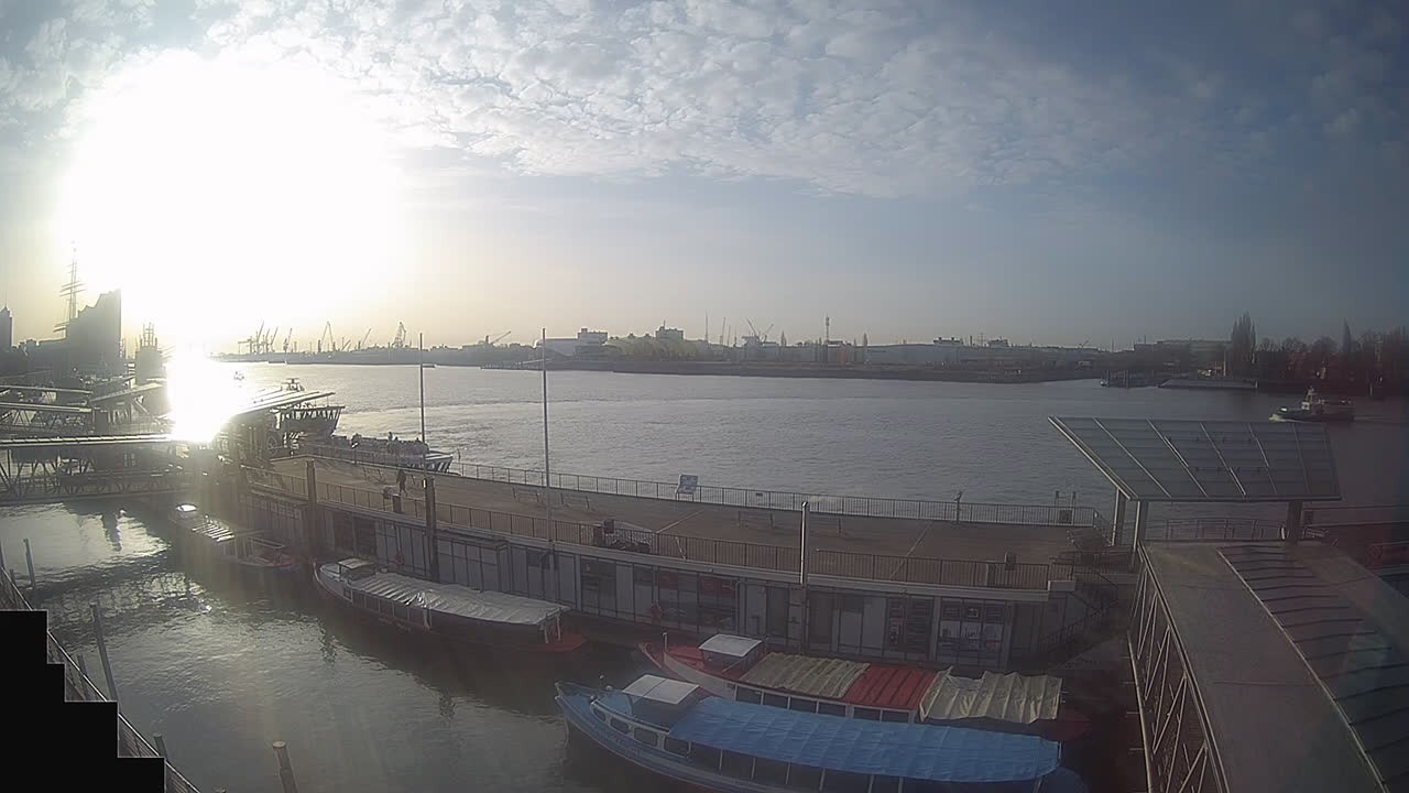Archiv Foto Webcam Hamburg: Landungsbrücken