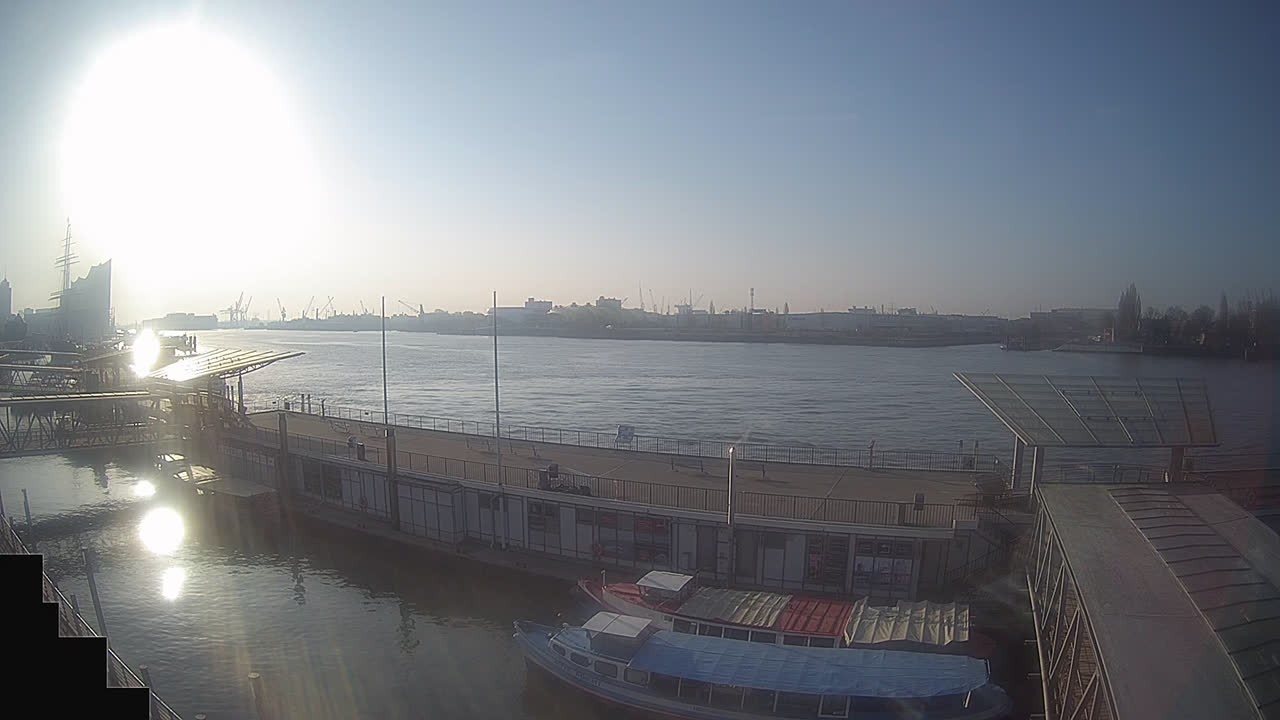 Archiv Foto Webcam Hamburg: Landungsbrücken