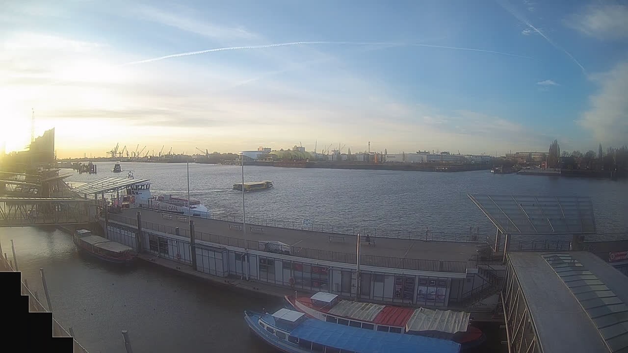Archiv Foto Webcam Hamburg: Landungsbrücken