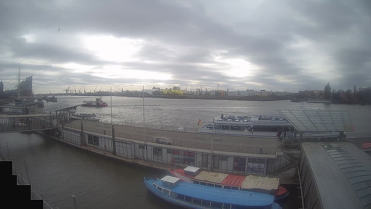 Archiv Foto Webcam Hamburg: Landungsbrücken