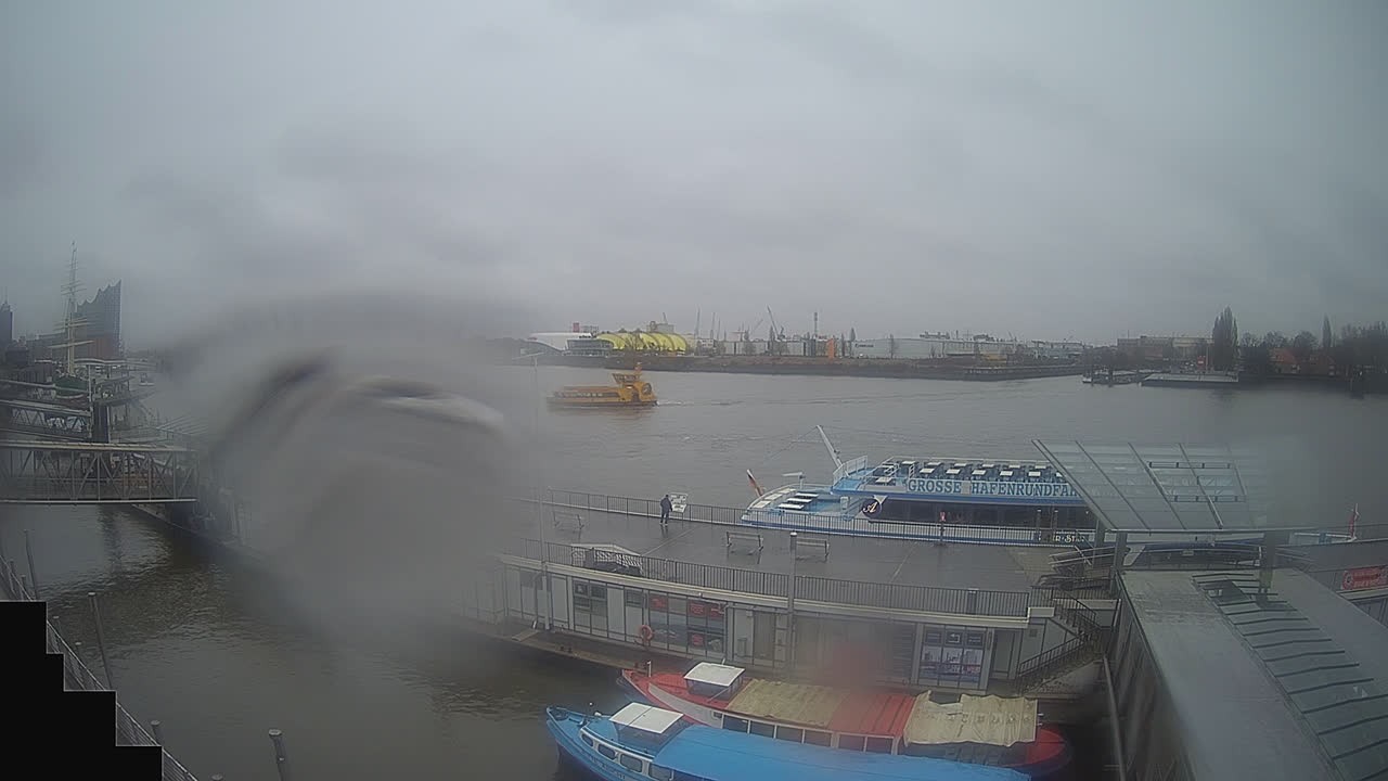 Archiv Foto Webcam Hamburg: Landungsbrücken