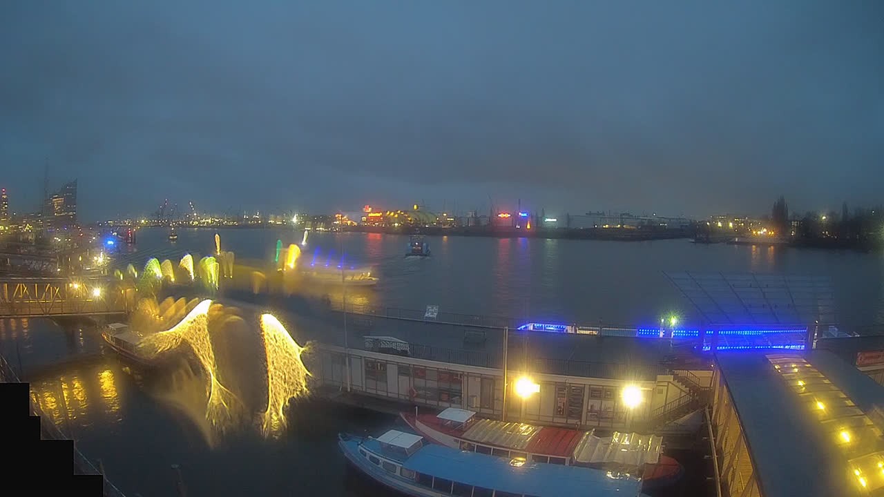 Archiv Foto Webcam Hamburg: Landungsbrücken