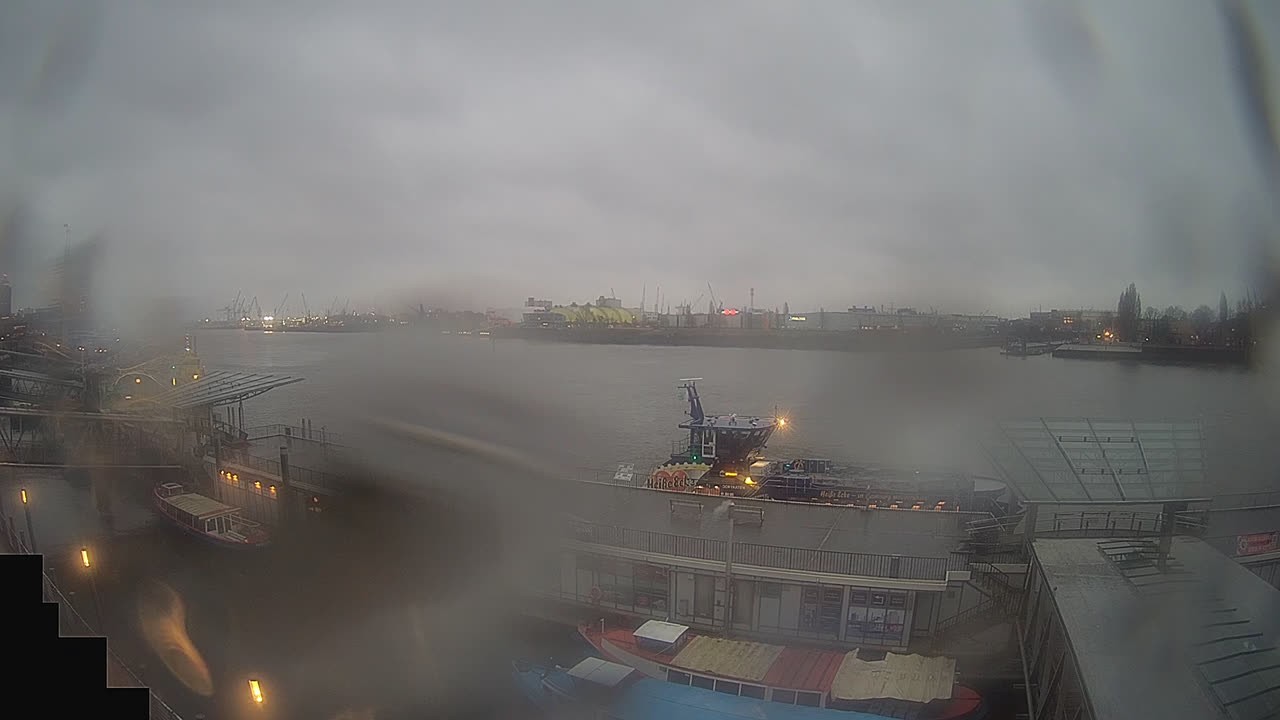 Archiv Foto Webcam Hamburg: Landungsbrücken