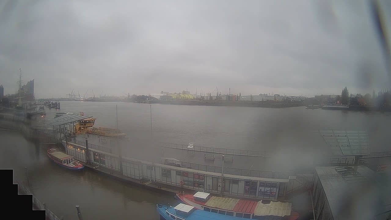 Archiv Foto Webcam Hamburg: Landungsbrücken