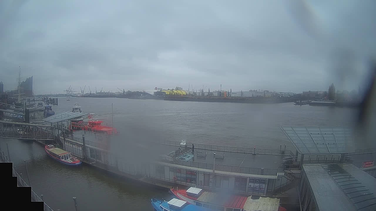 Archiv Foto Webcam Hamburg: Landungsbrücken
