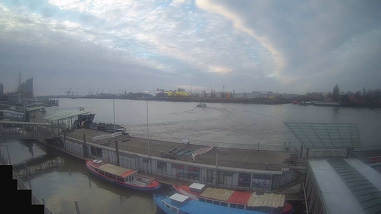 Archiv Foto Webcam Hamburg: Landungsbrücken