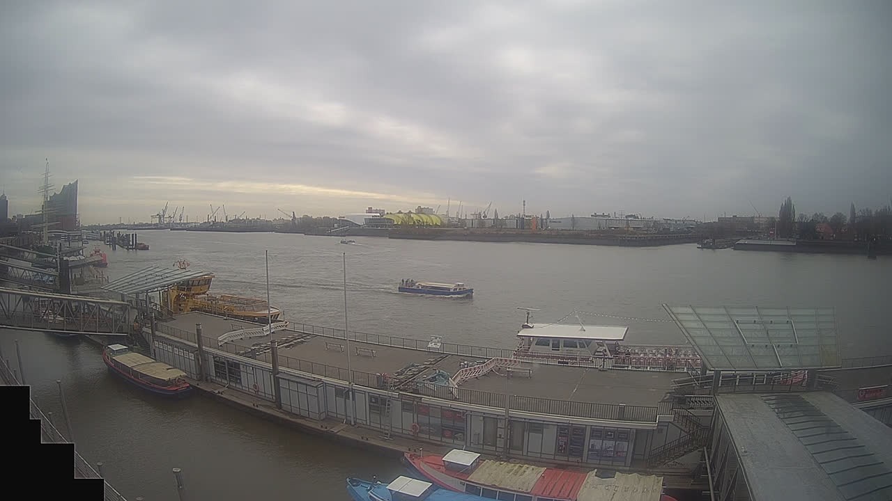 Archiv Foto Webcam Hamburg: Landungsbrücken