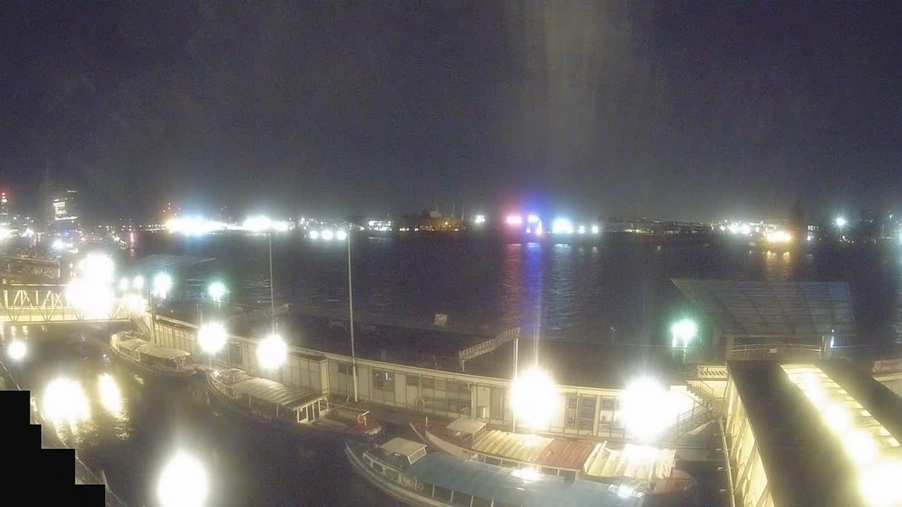 Archiv Foto Webcam Hamburg: Landungsbrücken