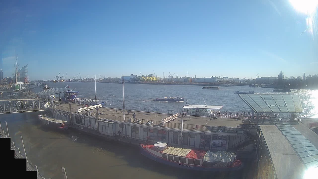 Archiv Foto Webcam Hamburg: Landungsbrücken