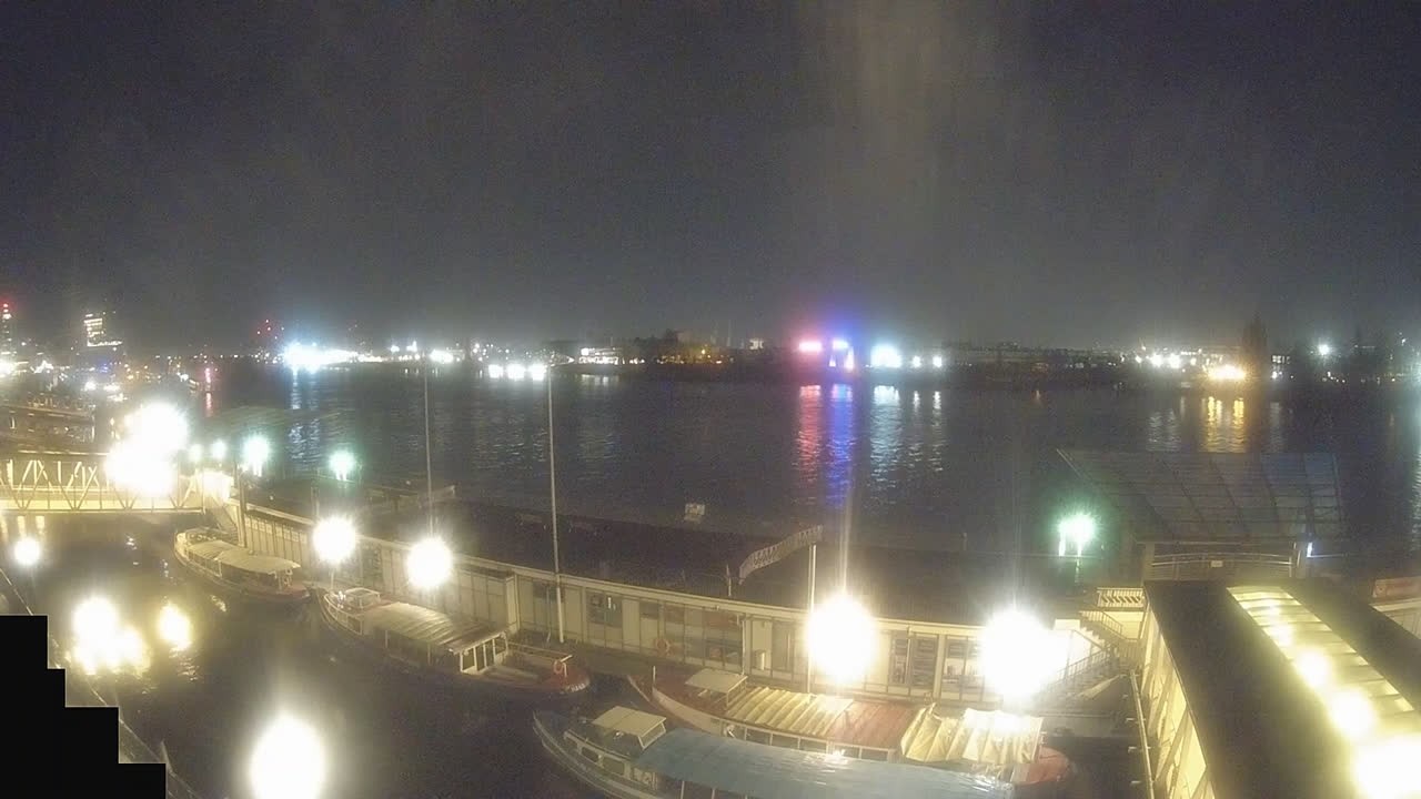 Archiv Foto Webcam Hamburg: Landungsbrücken