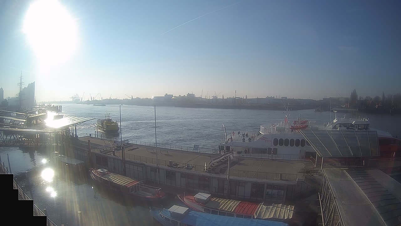 Archiv Foto Webcam Hamburg: Landungsbrücken
