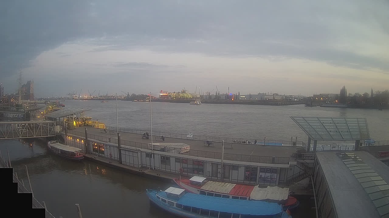 Archived image Webcam Hamburg: Cargo bridges