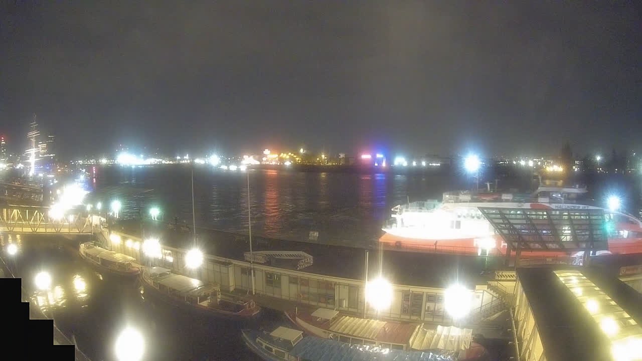 Archiv Foto Webcam Hamburg: Landungsbrücken