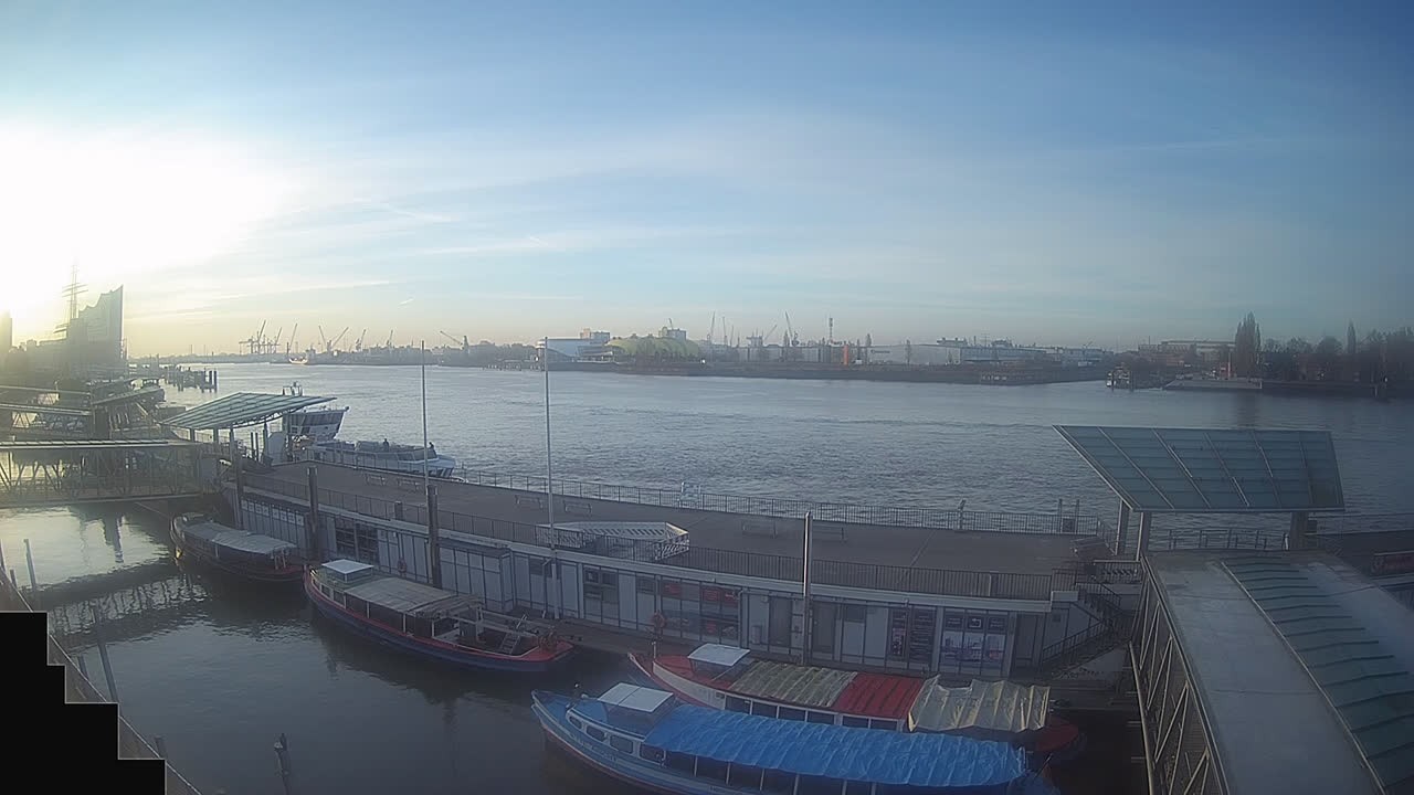 Archiv Foto Webcam Hamburg: Landungsbrücken
