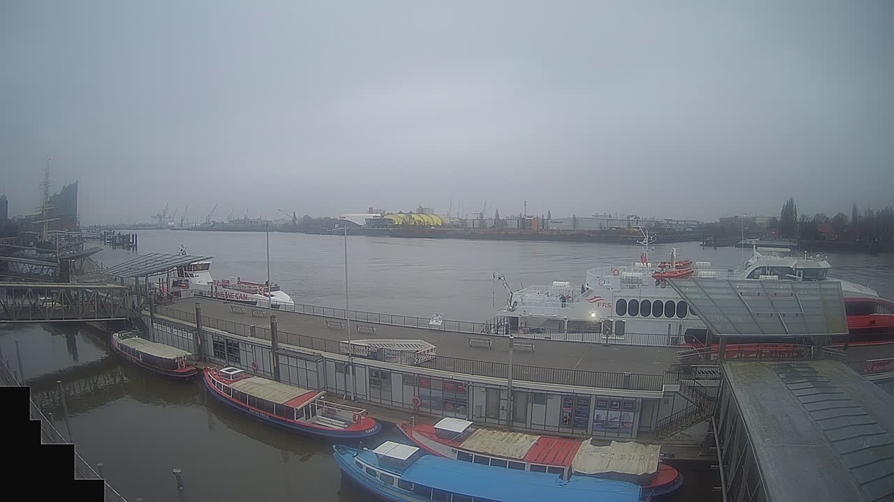 Archiv Foto Webcam Hamburg: Landungsbrücken