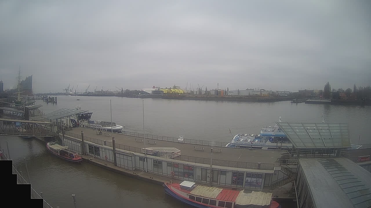 Archiv Foto Webcam Hamburg: Landungsbrücken