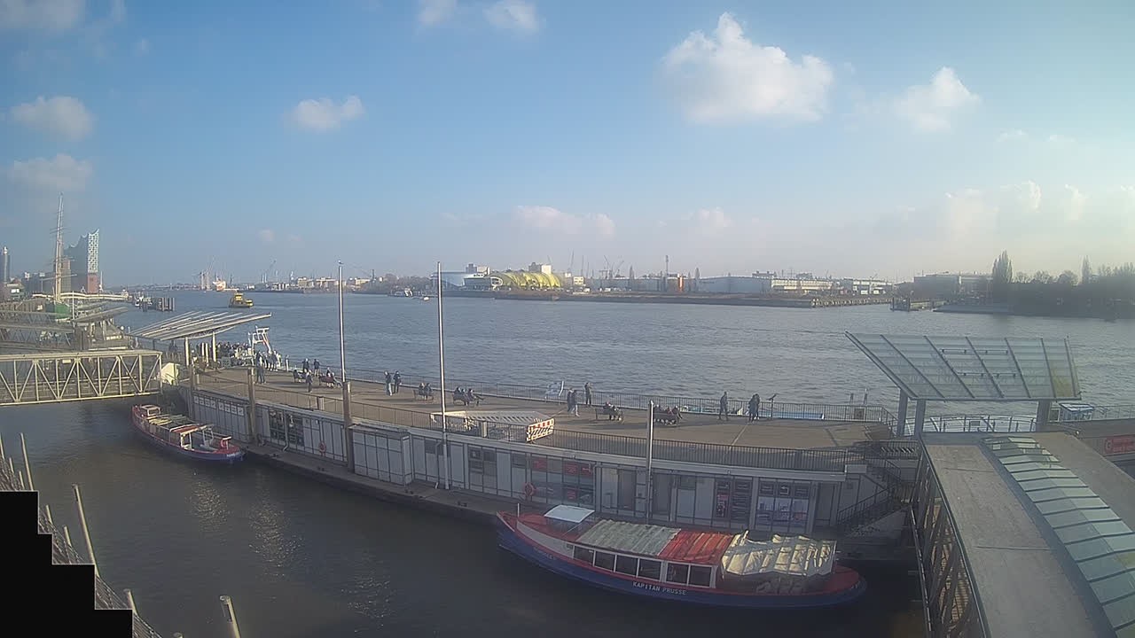Archiv Foto Webcam Hamburg: Landungsbrücken