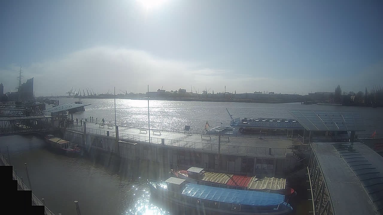 Archiv Foto Webcam Hamburg: Landungsbrücken