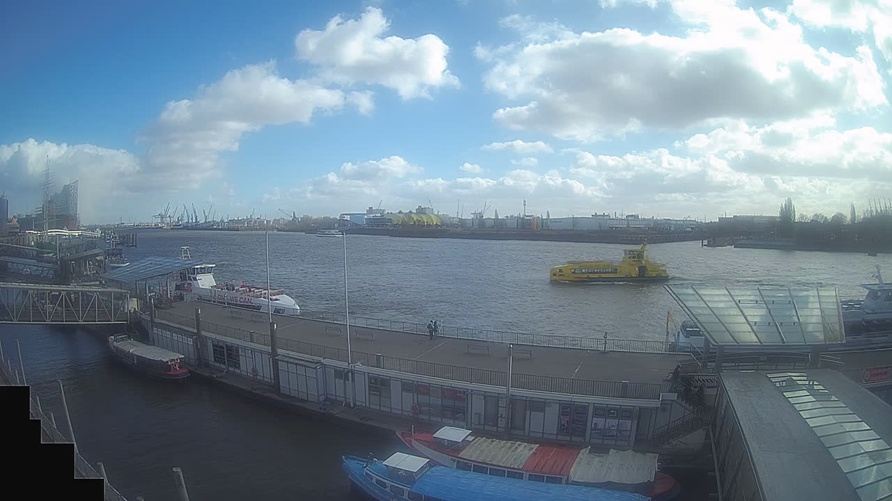 Archiv Foto Webcam Hamburg: Landungsbrücken