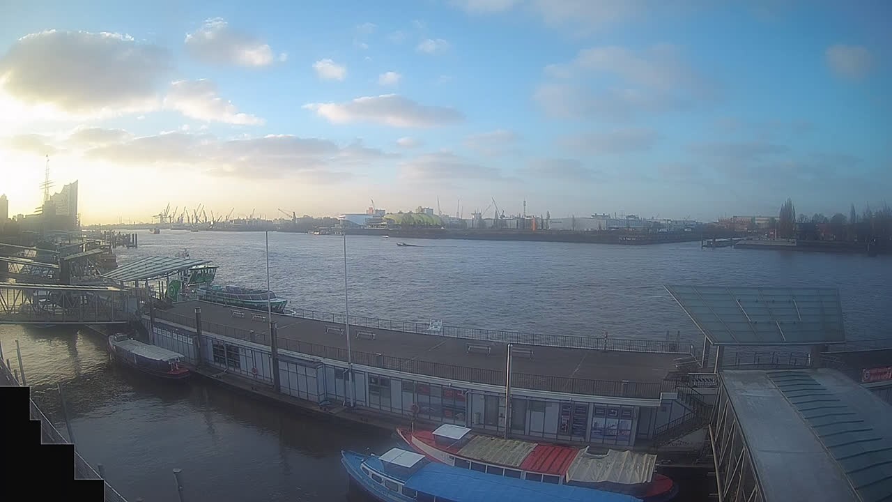 Archiv Foto Webcam Hamburg: Landungsbrücken