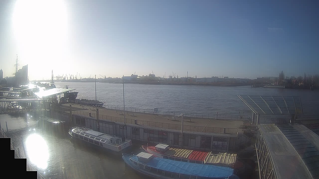Archiv Foto Webcam Hamburg: Landungsbrücken