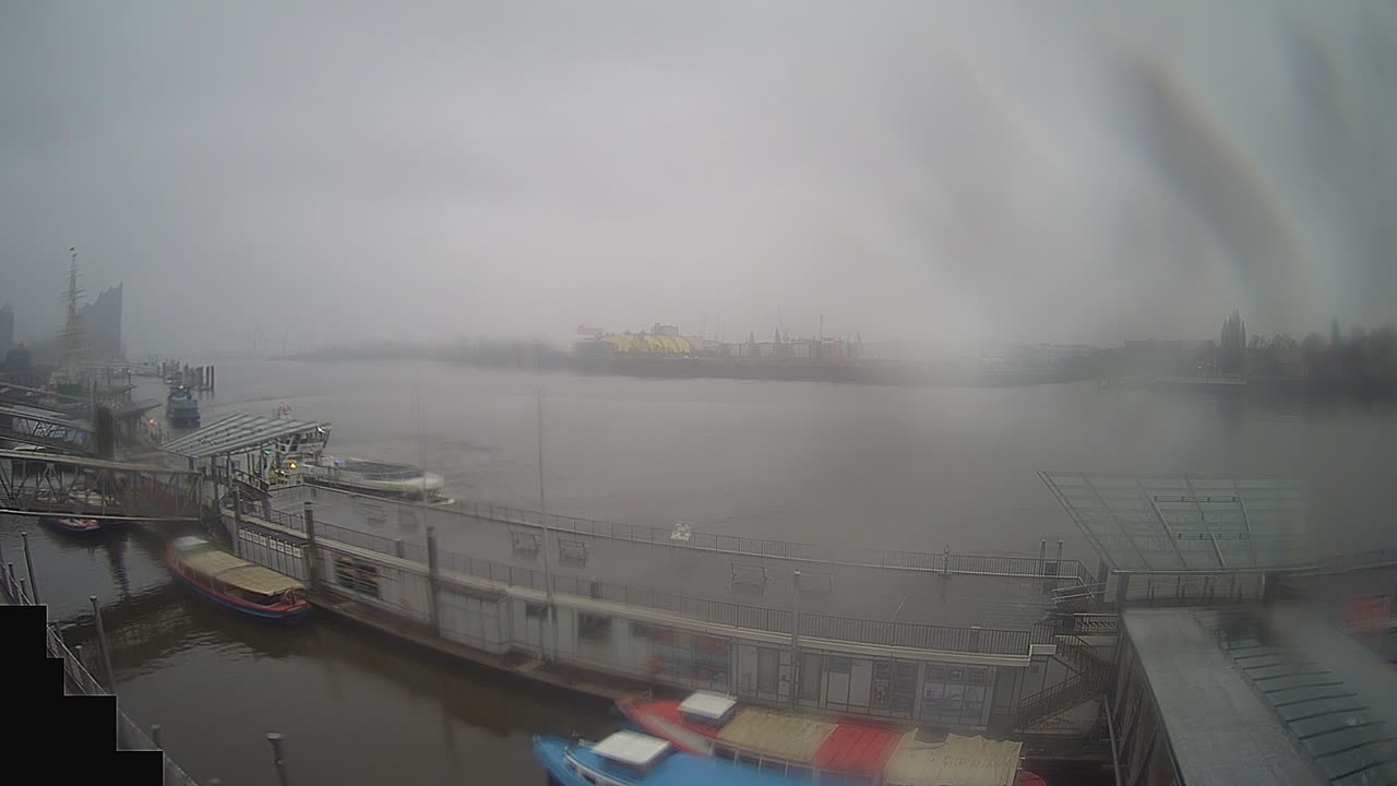 Archiv Foto Webcam Hamburg: Landungsbrücken