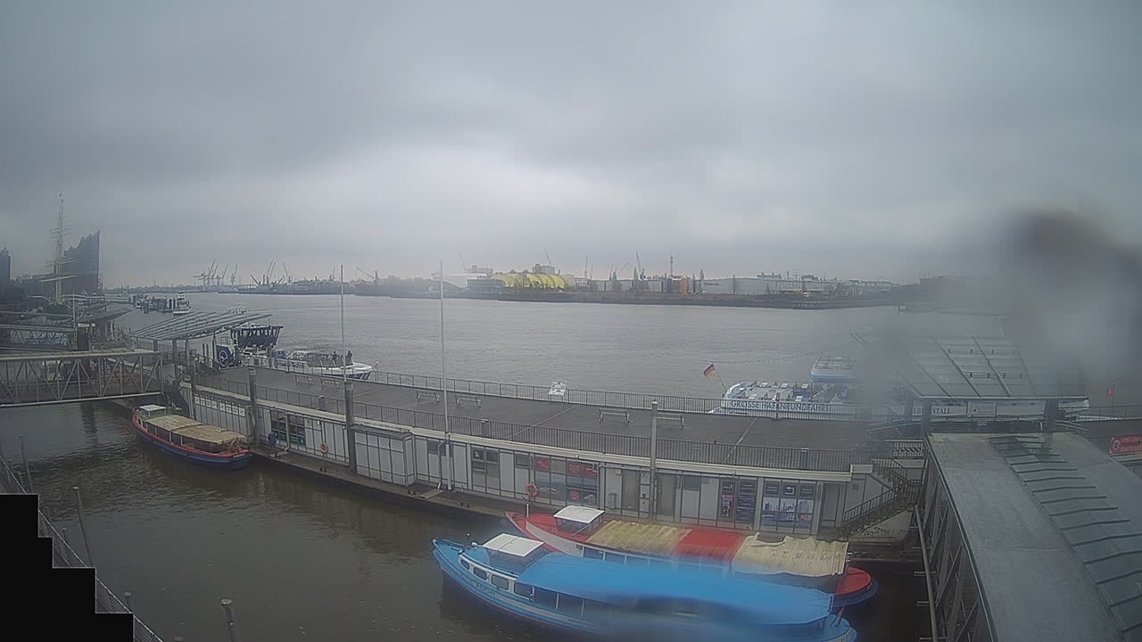 Archiv Foto Webcam Hamburg: Landungsbrücken