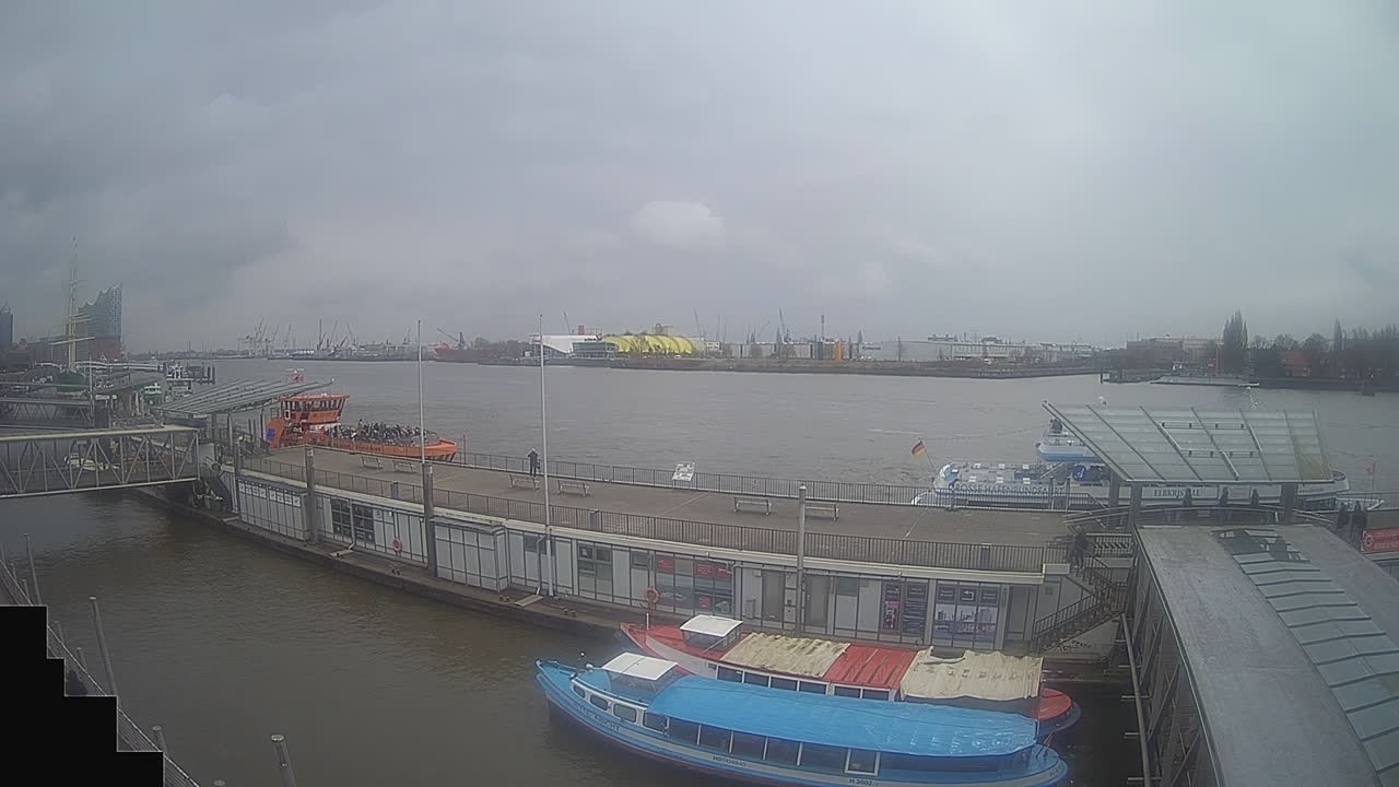 Archiv Foto Webcam Hamburg: Landungsbrücken