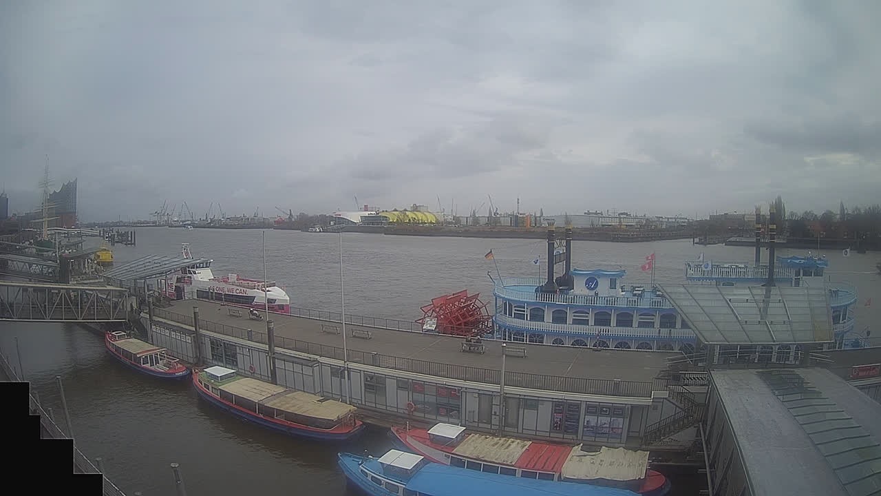 Archiv Foto Webcam Hamburg: Landungsbrücken