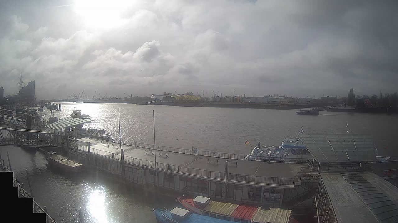 Archiv Foto Webcam Hamburg: Landungsbrücken