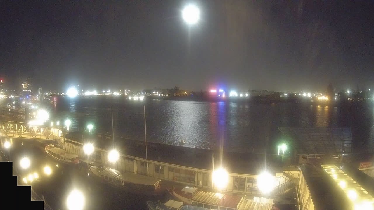 Archiv Foto Webcam Hamburg: Landungsbrücken