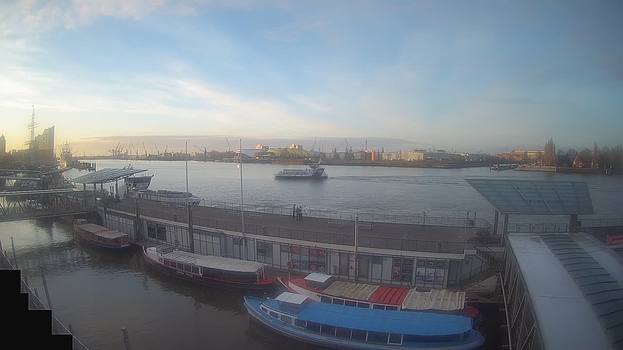 Archiv Foto Webcam Hamburg: Landungsbrücken