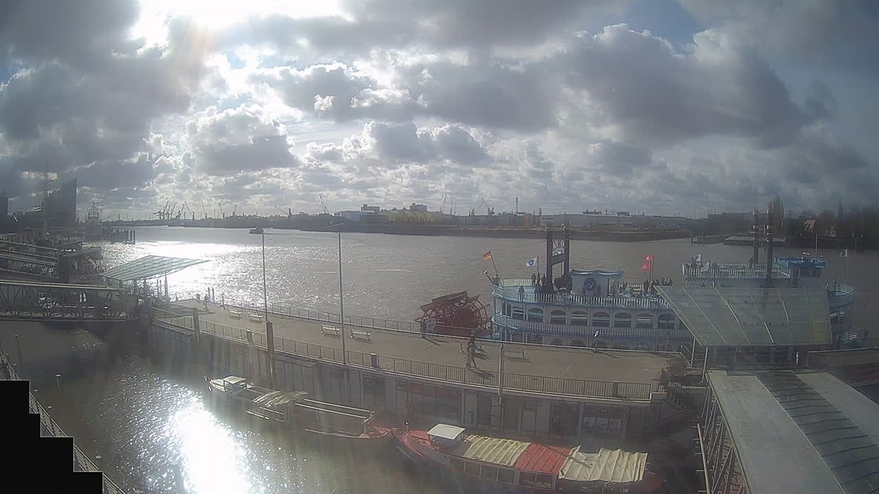 Archiv Foto Webcam Hamburg: Landungsbrücken
