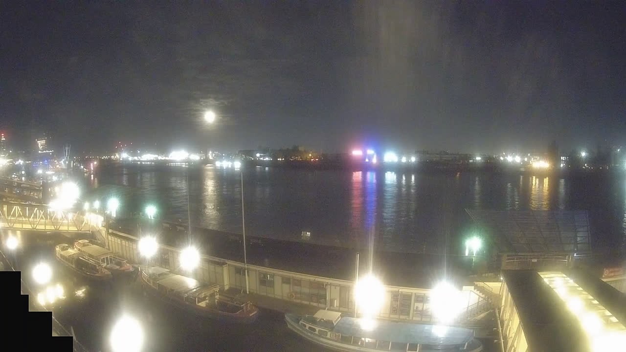 Archiv Foto Webcam Hamburg: Landungsbrücken