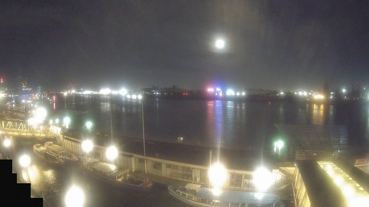 Archiv Foto Webcam Hamburg: Landungsbrücken