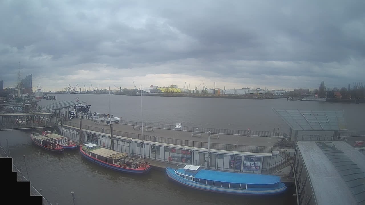 Archiv Foto Webcam Hamburg: Landungsbrücken