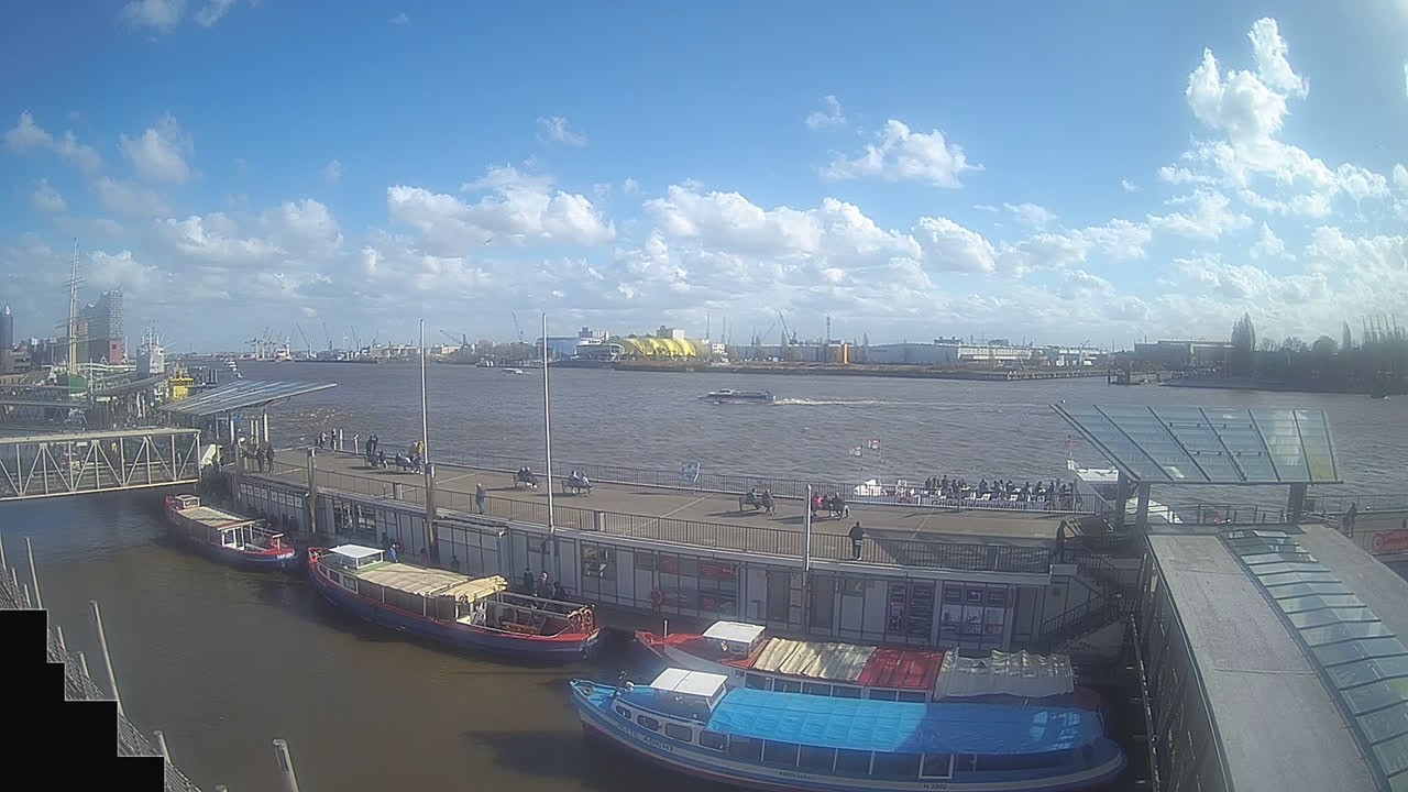 Archiv Foto Webcam Hamburg: Landungsbrücken