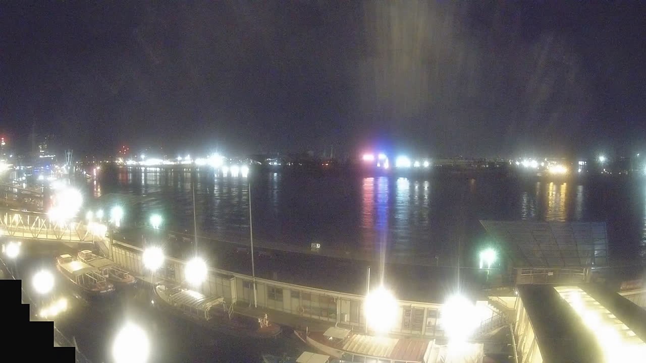 Archiv Foto Webcam Hamburg: Landungsbrücken