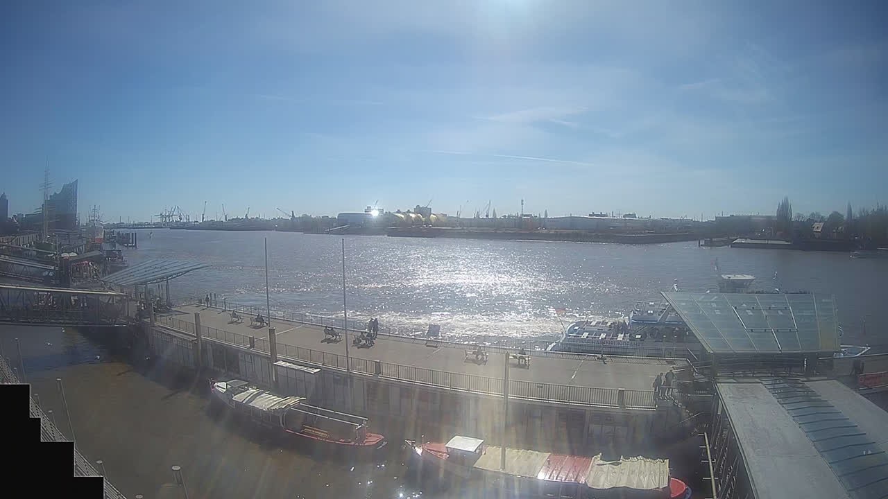 Archiv Foto Webcam Hamburg: Landungsbrücken