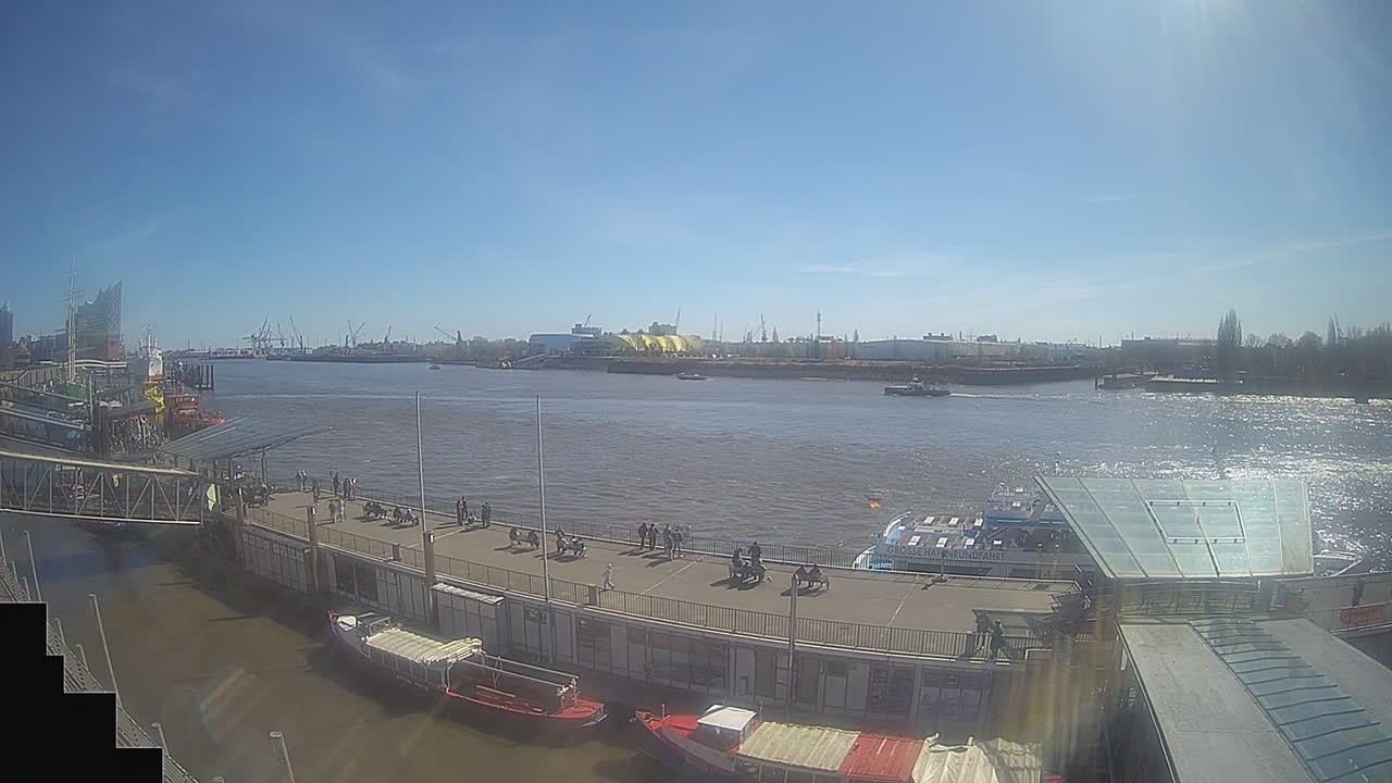 Archiv Foto Webcam Hamburg: Landungsbrücken