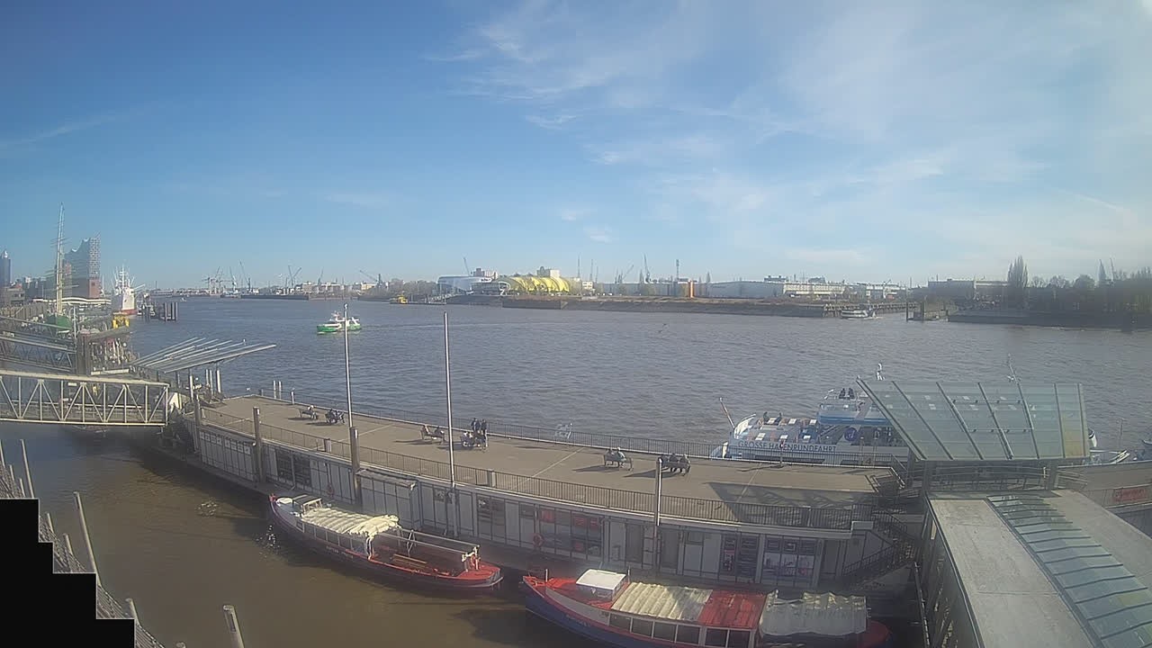 Archiv Foto Webcam Hamburg: Landungsbrücken