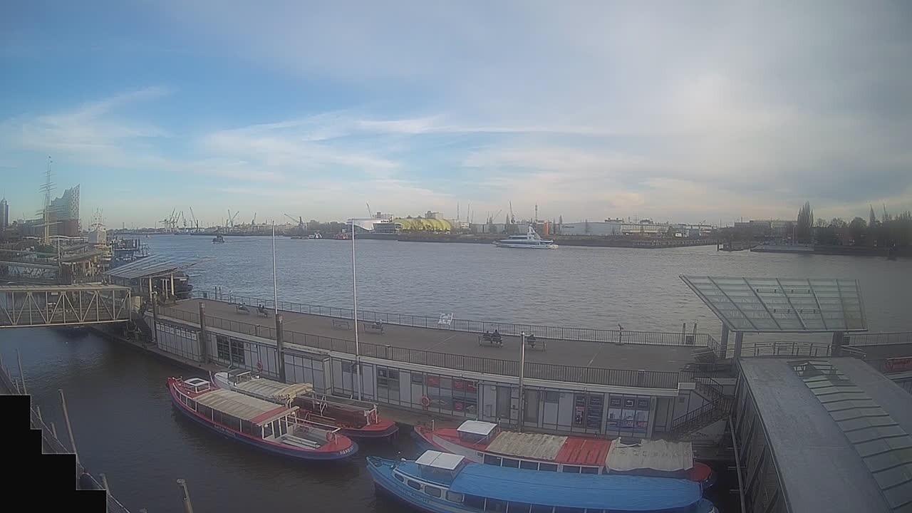 Archiv Foto Webcam Hamburg: Landungsbrücken