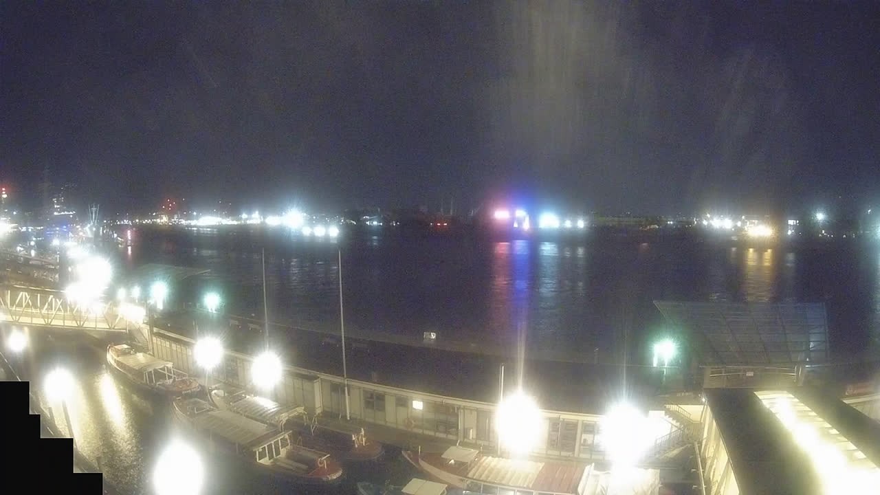 Archiv Foto Webcam Hamburg: Landungsbrücken