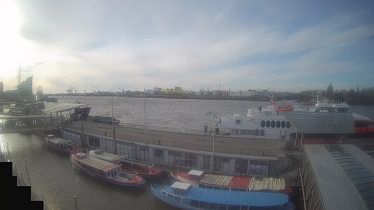 Archiv Foto Webcam Hamburg: Landungsbrücken